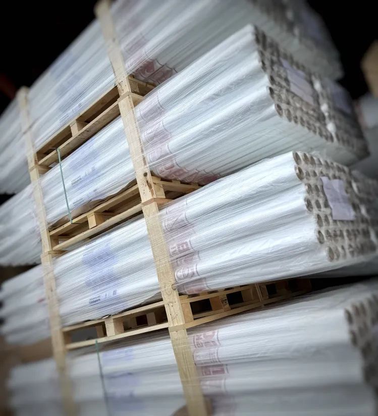 Pallar med polyetenfilm hos LG Converting